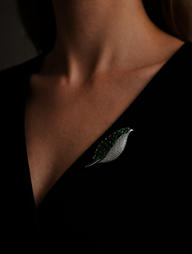 Stříbrná brož LIST se zirkony